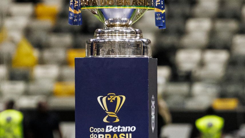 Troféu da Copa do Brasil (Foto: Daniel Castelo Branco/Eurasia Sport Images/Getty Images)