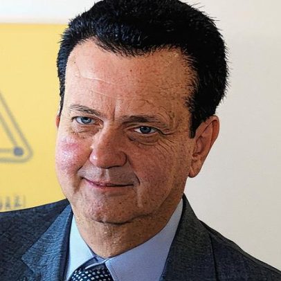 Kassab é premiado como 'economista brasileiro do ano' por entidade surpresa