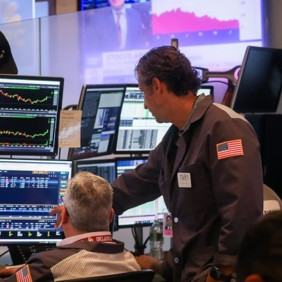 Gestores de fundos alertam que ações dos EUA estão em níveis elevados, aponta BofA