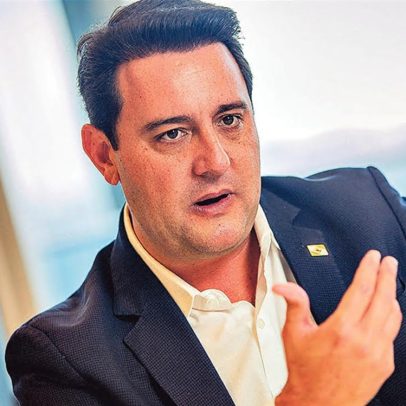 Pressão aumenta para que Bolsonaro escolha seu vice na próxima eleição