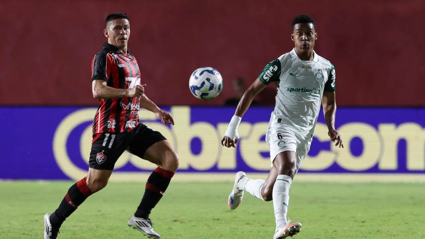Lateral-esquerda Vanderlan, reserva de Piquerez, foi criticado após desempenho negativo na partida contra o Vitória, pelo Brasileirão. (Foto: Cesar Greco/Palmeiras)