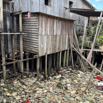 Comunidade de palafitas sem saneamento receberá estação de esgoto da capital