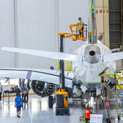 Embraer anuncia distribuição de R$ 66,9 milhões em juros sobre capital próprio