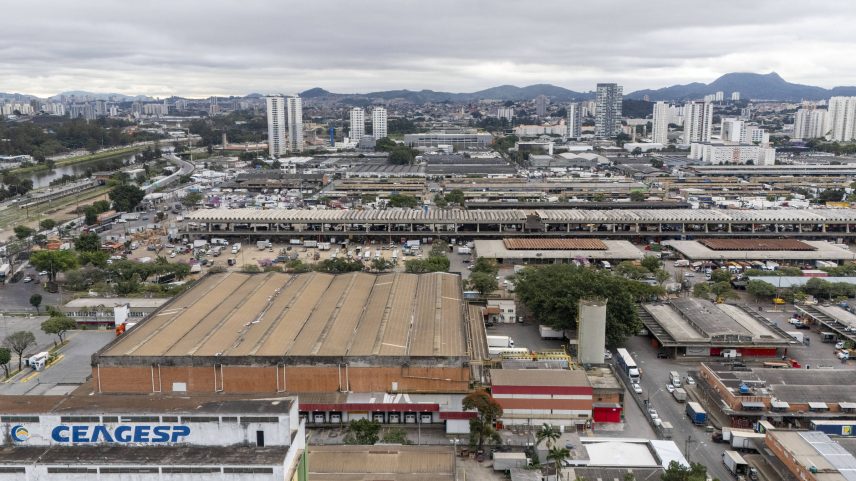 Ceagesp, na Vila Leopoldina, zona oeste paulistana, vai à Justiça para contestar conta da Sabesp (Foto: Danilo Verpa - 1º.jul.2025/Folhapress)