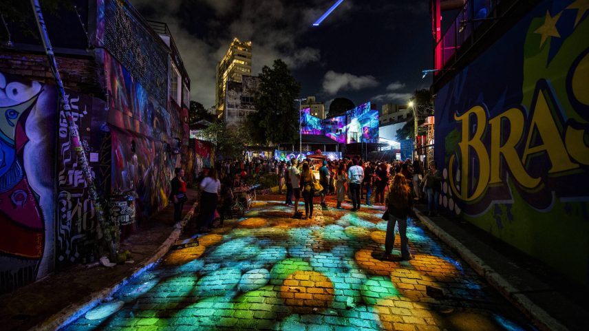 Festival de Luzes de São Paulo de 2022, com instalações no Beco do Batman (Foto: Ignacio Aronovich/Divulgação)