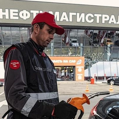 Russos enfrentam crise de combustível após ataques da Ucrânia a refinarias de petróleo