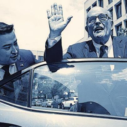Rudy Giuliani é internado com ferimentos graves após acidente de carro