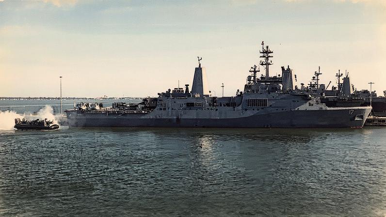 Navio dos EUA navega em direção à costa do Caribe (Foto: Reprodução)