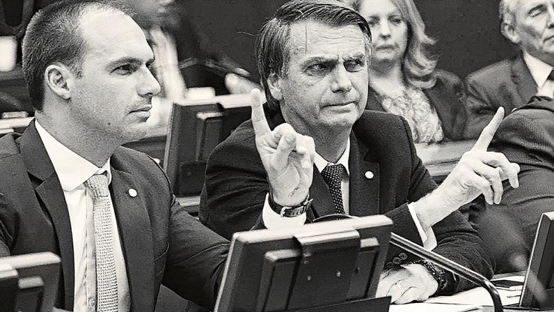 Eduardo e Jair Bolsonaro (Foto: ABr)