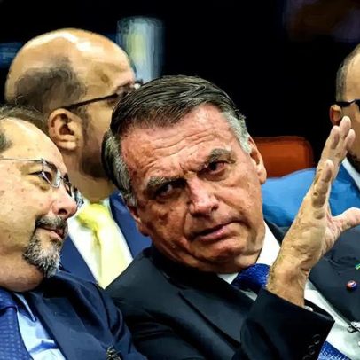 Bolsonaro deve justificar tentativa de asilo na Argentina até 20h34 de hoje