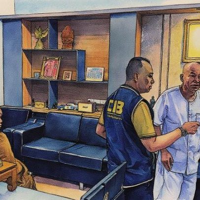 Monge tailandês é preso por desvio de verbas em hospital para AIDS que fundou