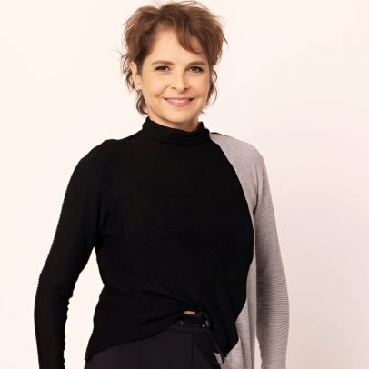 Drica Moraes celebra aos 56 anos sua sexualidade e a beleza da maturidade