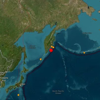 Vulcão na Rússia entra em erupção pela primeira vez em 450 anos após terremoto