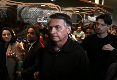 Bolsonaro enfrenta prisão domiciliar e condenação após derrota para Lula