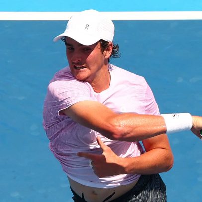 Fonseca avança após desistência de Fokina no segundo set em Cincinnati