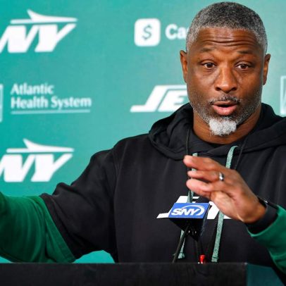 Jets enfrentam críticas de Aaron Glenn por penalidades constantes em campo