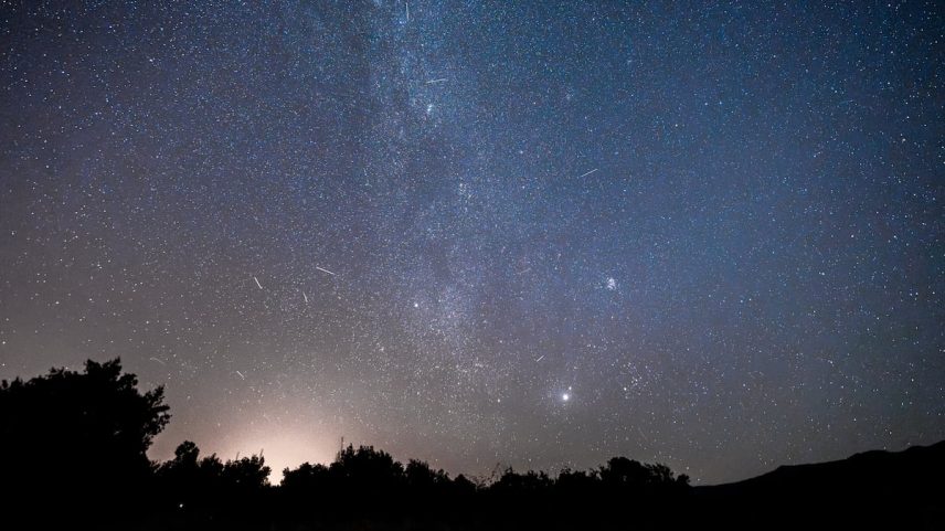 Chuva de perseidas vista da Sierra de Guadarrama em 12 de agosto de 2024, em Buitrago de Lozoya, Madrid (Espanha). (Foto: Diego Radamés / Europa Press)