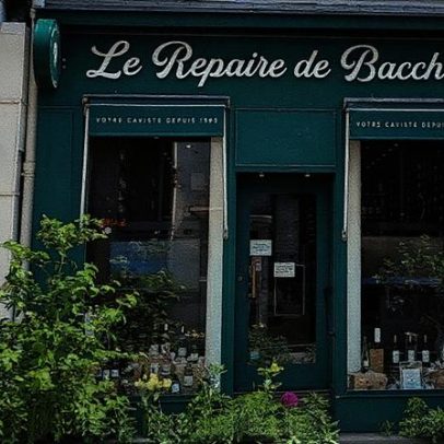 Le Repaire de Bacchus se destaca como novo ponto gastronômico em Clichy, Paris