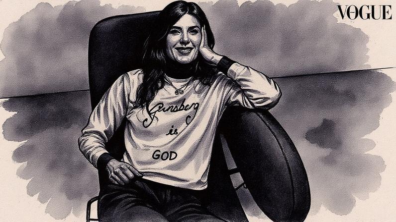 Bella Freud usa segunda pele INTIMISSIMI, blusa BELLA FREUD, calça GIOMEI e colares BVLGARI (Foto: Vogue Brasil/ Gil Inoue)
