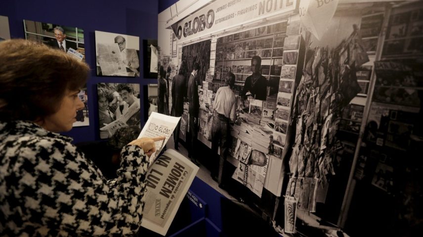 Exposição na Casa Roberto Marinho destaca o centenário do GLOBO com uma seleção de imagens icônicas de seu acervo — Foto: Marcelo Theobald/ Agência O Globo