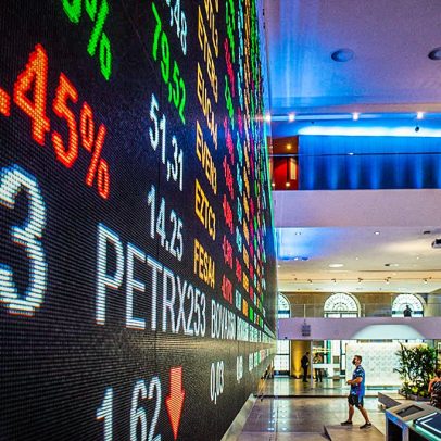 Ibovespa inicia o último dia da semana com leve variação em busca de estabilidade