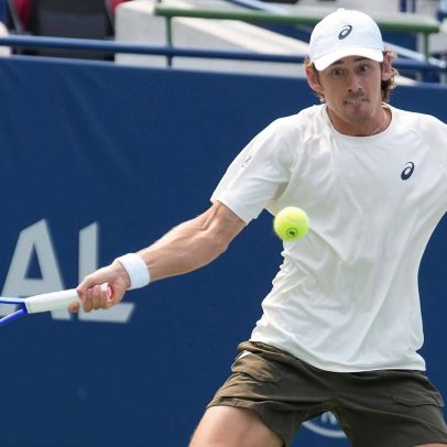 De Minaur conquista oitava vitória consecutiva e se destaca no torneio
