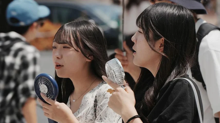 Pessoas em toda a Ásia estão lidando com condições climáticas extremas, exacerbadas pelas mudanças climáticas (Foto: Getty Images)