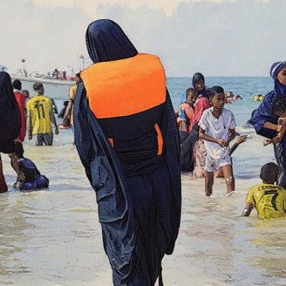 Mulheres em Somalia enfrentam assédio nas praias e são forçadas a nadar em privado