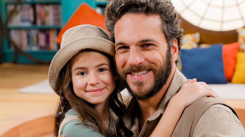 Mel Summers e Elam Lima como Anna e Paulo em 'A Caverna Encantada' do SBT (Foto: Lourival Ribeiro/SBT)