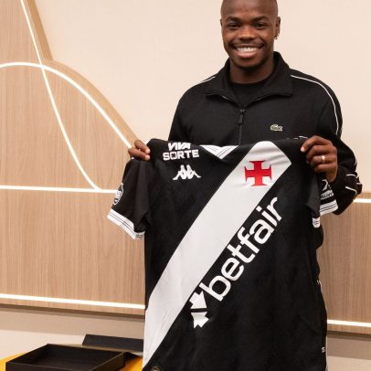 Vasco apresenta Gómez e busca mais um atacante para reforçar o elenco