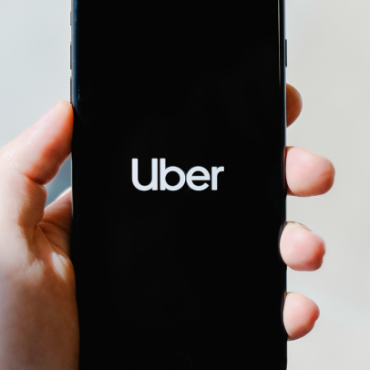 Uber realiza recompra de US$ 20 bilhões em ações após lucro de US$ 1,4 bilhão