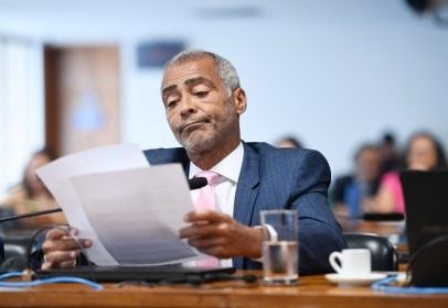 Romário afirma que não deve nada a ninguém diante da pressão de bolsonaristas