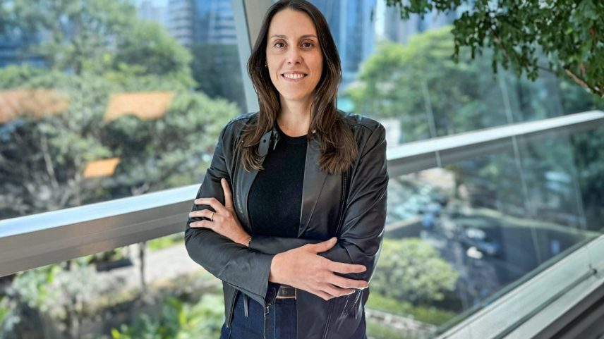 Paola Visani, superintendente de Recursos Humanos do Itaú: “Sei, por experiência própria, o quanto essa porta de entrada pode transformar carreiras" (Foto: Itaú/Divulgação)