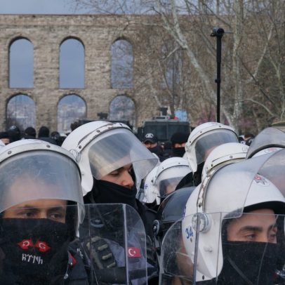 Mais de 40 opositores são detidos na Turquia em ataque à socialdemocracia local