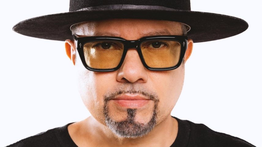 Louie Vega, lenda da house music, fala sobre como fez sucessos como "Deep Inside", a noite em que ganhou um prêmio Grammy e por que nunca venderá seu catálogo. (Foto: Reprodução)