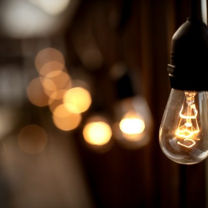 O mundo inteiro acende as luzes e provoca colapso nas usinas de energia