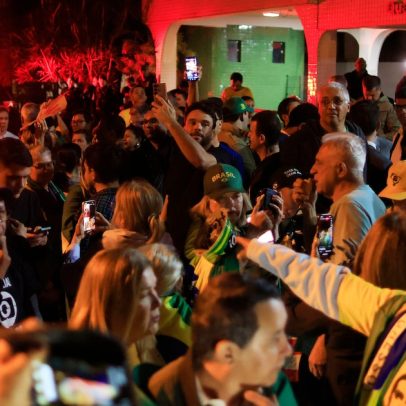 Vizinha revela cotidiano no condomínio onde Bolsonaro está em prisão domiciliar