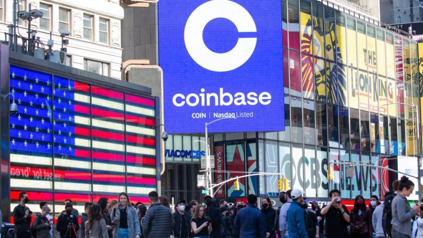 Coinbase: a corretora realizou compras de bitcoin (Foto: Bloomberg / Colaborador/Getty Images)