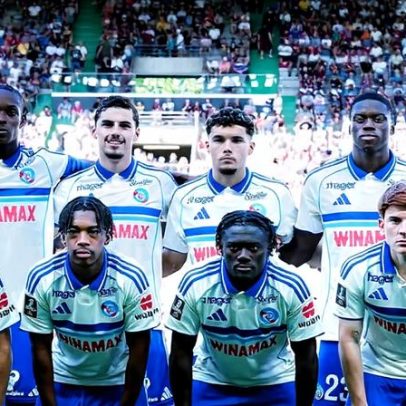 Strasbourg faz história ao escalar time titular com todos jogadores nascidos após 2000