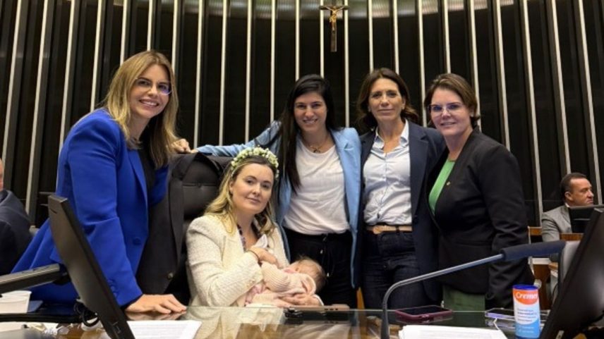 Deputada bolsonarista levou bebê de colo para ocupação da Câmara dos Deputados (Foto: Reprodução)