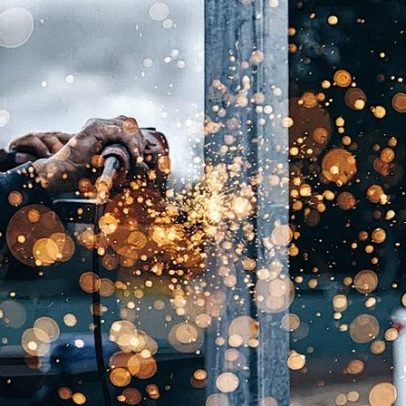 Ações de construtoras disparam após cortes na Selic e prometem novas altas em 2026