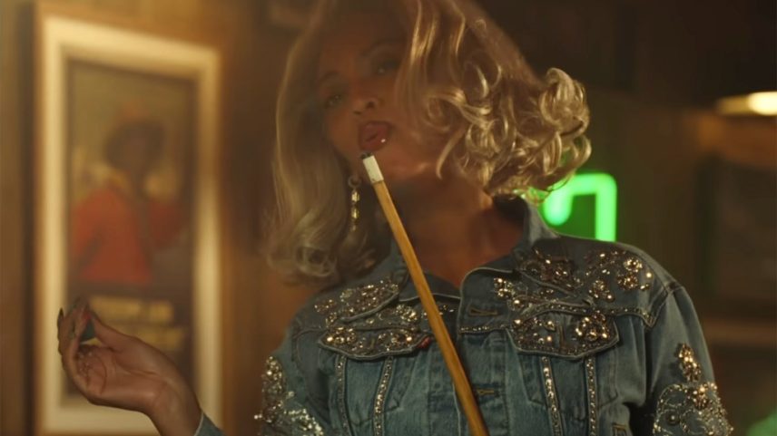 O 'Act III' de Beyoncé será um álbum de rock após o lançamento de seu novo comercial da Levi's, seus fãs acreditam, apontando o que consideram ser uma pista no anúncio. (Foto: Reprodução)