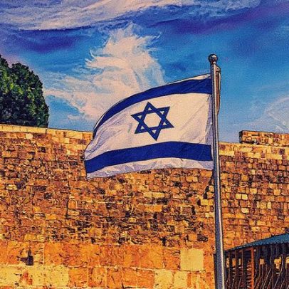 Evangélicos brasileiros mantêm forte apoio a Israel, revela pesquisa recente