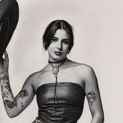 Ana Castela canta hino nacional na NFL em São Paulo entre Chargers e Chiefs