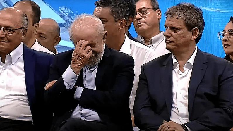 Presidente Luiz Inácio Lula da Silva e governador de São Paulo, Tarcísio de Freitas, durante evento no Porto de Santos (SP) (Foto: Reprodução)