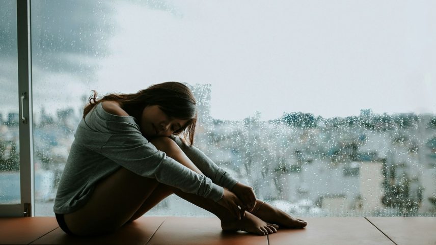 Sofrimento mental atinge mais meninas e jovens LGBTQIA+, aponta estudo (Foto: Anthony Tran/Unsplash)