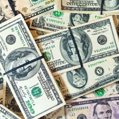 Dólar encerra em alta pressionado pela formação da Ptax e inflação nos EUA