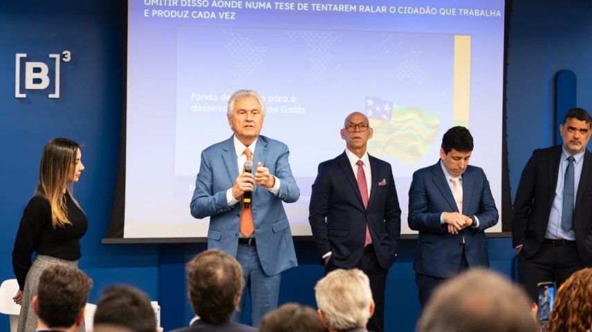 Governador Ronaldo Caiado em evento em São Paulo para lançamento de programa de ajuda a empresas goianas por conta do tarifaço dos EUA (Foto: Caue Diniz/B3)