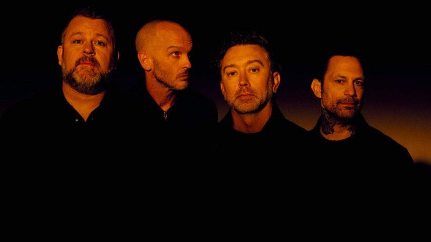 Tim McIlrath, vocalista da banda Rise Against, fala sobre o décimo álbum da banda, "Ricochet", e as complexidades que vêm com a criação de música rock política. (Foto: Reprodução)