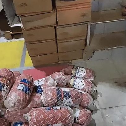 Sete toneladas de alimentos vencidos são encontradas com validade fraudada em Limeira